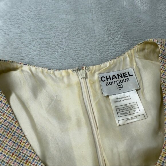 Chanel Boutique Women's Size Small US/36 EU 62% Wool and 38% Wool Tweed Dress - Picture 7 of 16